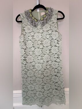 Korovilas Fellini Sleeveless Sage Green  Lace Dress with Embellished Collar Sz 6